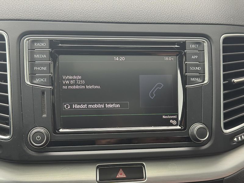 Volkswagen Sharan (2017) 2.0TDi 110kW 4M Highline 7míst - fotka 36 z 52