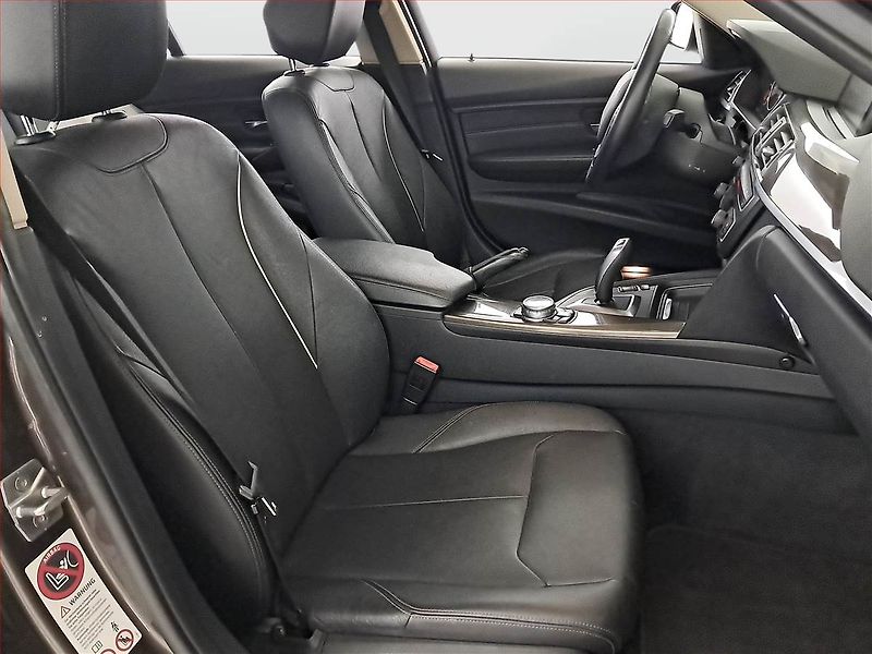BMW Řada 3 (2014) Modern Line 330 d xDrive, 4X4 - fotka 9 z 22