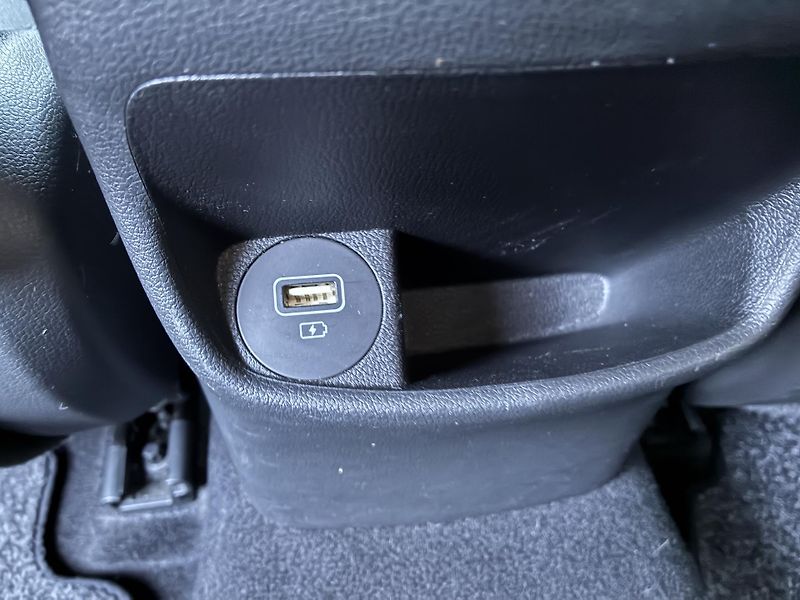 Hyundai Kona 1.0T-GDi 88kW SMART AUTOMAT - fotka 17 z 32