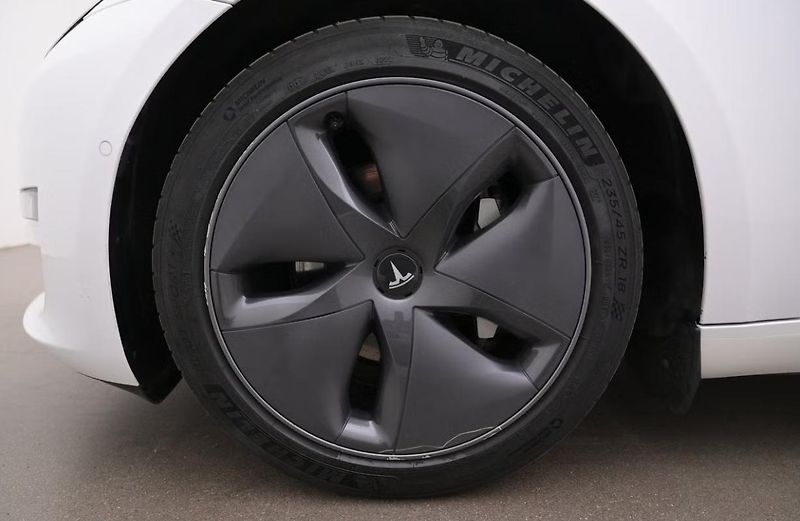 Tesla Model 3 LR AWD SoH 92% FSD - fotka 24 z 24