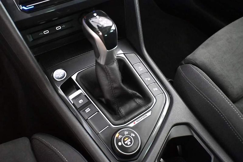 Volkswagen Tiguan (2023) 2.0 4MOTION LED DSG Life ACC T - fotka 26 z 37
