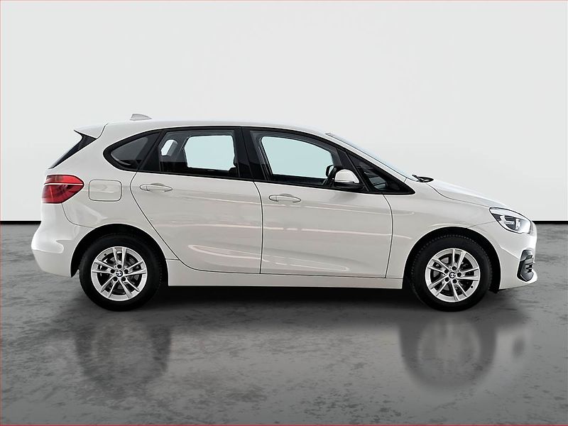 BMW Řada 2 (2019) 216i Active Tourer, Serv.kniha - fotka 6 z 20
