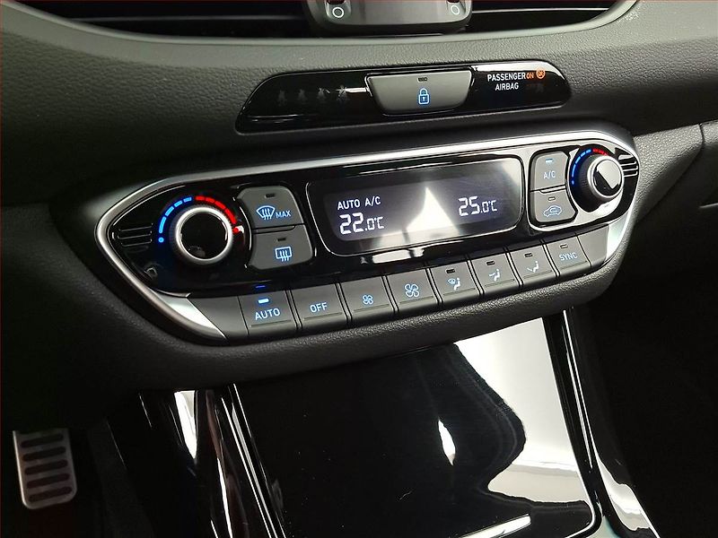 Hyundai i30 (2025) 1.5 T-GDI MHEV 48V, N- Line - fotka 15 z 20