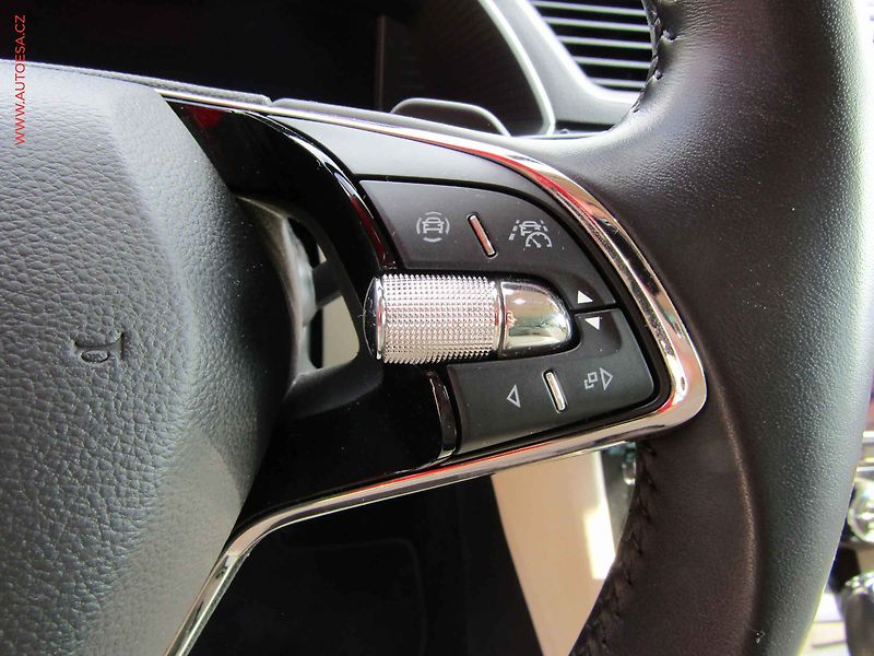 Škoda Superb (2021) 2.0 TDI, L&K, DSG, navi - fotka 16 z 17