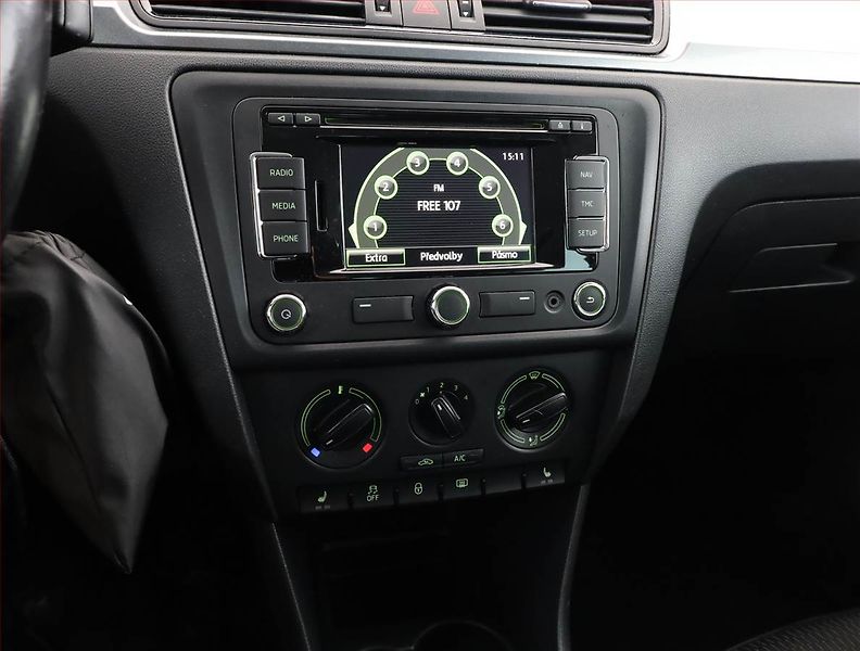 Škoda Rapid (2014) Spaceback 1.6 TDI, Navi - fotka 10 z 16