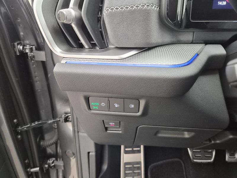 Škoda Kodiaq 2.0 TDI 4x4 SportLine - fotka 14 z 28