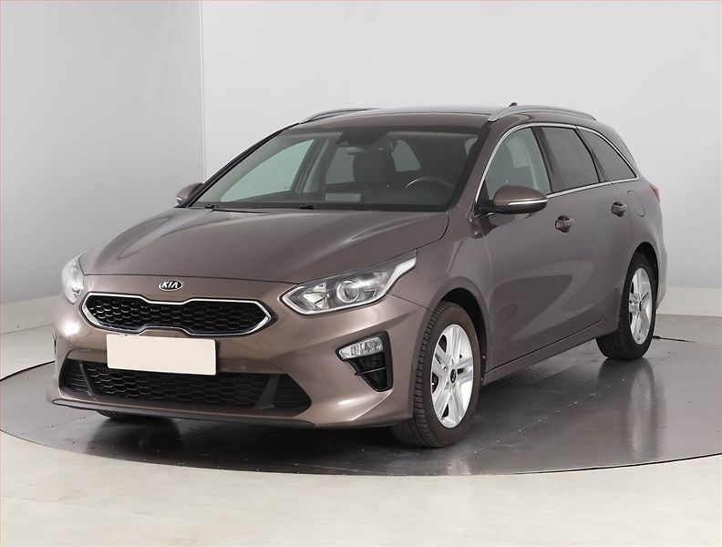 Kia Ceed (2019) 1.4 T-GDI, Serv.kniha, Xenony - fotka 2 z 22