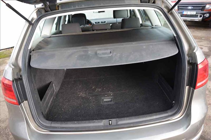 Volkswagen Passat (2012) VARIANT 2,0 TDI - fotka 25 z 26
