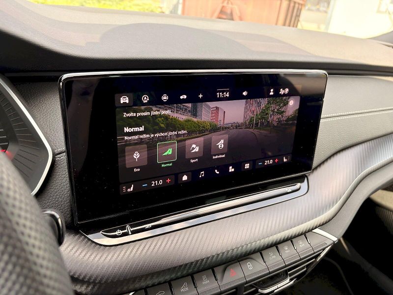 Škoda Octavia (2025) TSI m-HEV 110 kW DSG Sportline - fotka 15 z 29