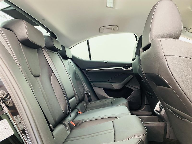Škoda Octavia 2,0 TDI 110kW DSG Exclusive Se - fotka 7 z 29