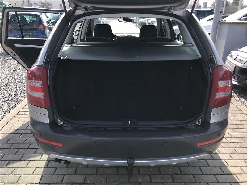 Škoda Octavia 2,0   Scout 4x4 - fotka 6 z 14