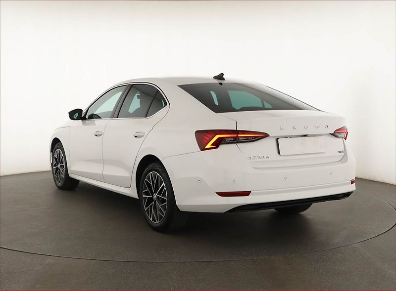 Škoda Octavia (2023) Style Plus 1.5 TSI e-tec - fotka 4 z 20