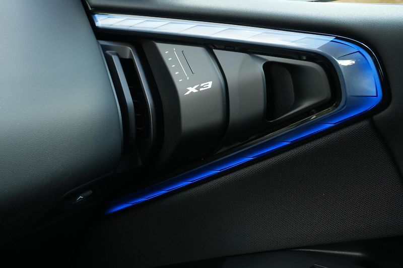 BMW X3 20d, Tažné, HUD, ACC, 360°,H/K - fotka 49 z 50