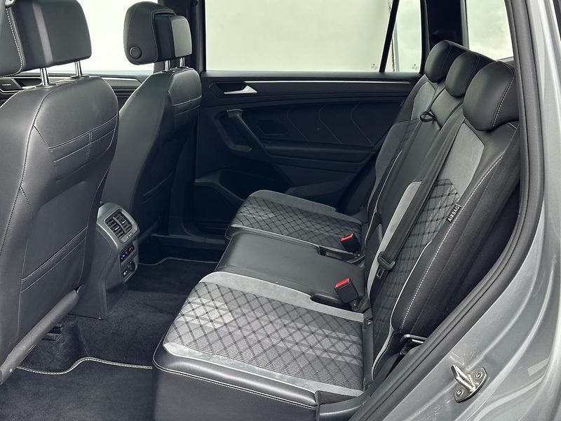 Volkswagen Tiguan R-LINE - fotka 8 z 29