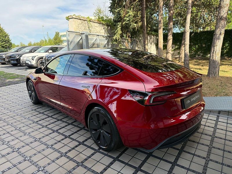 Tesla Model 3 Standart Range Premium - fotka 4 z 37