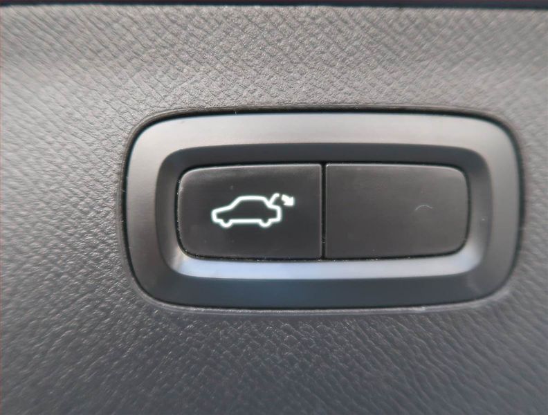 Volvo XC90 (2017) D5 AWD, 4X4, Automat, Navi - fotka 16 z 24
