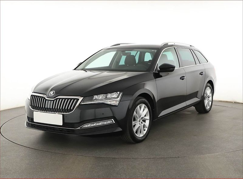 Škoda Superb (2024) Style 1.5 TSI - fotka 2 z 19
