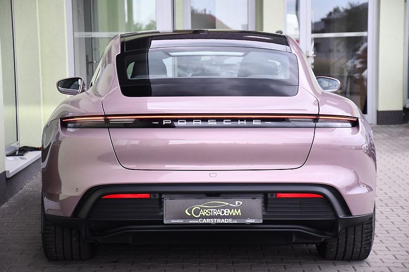 Porsche Taycan PERFORMANCE BATTERY PLUS - fotka 10 z 42