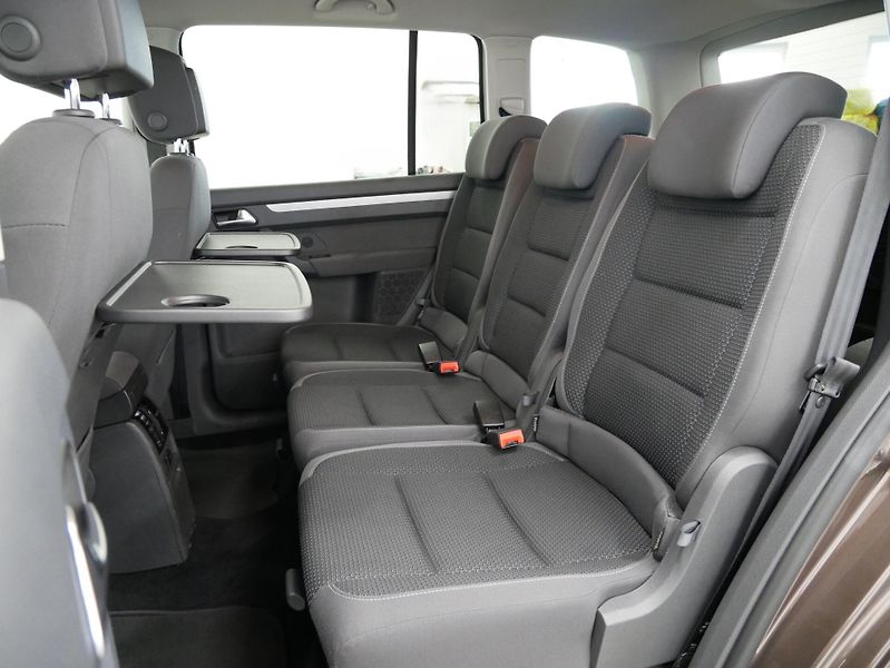 Volkswagen Touran - fotka 24 z 25