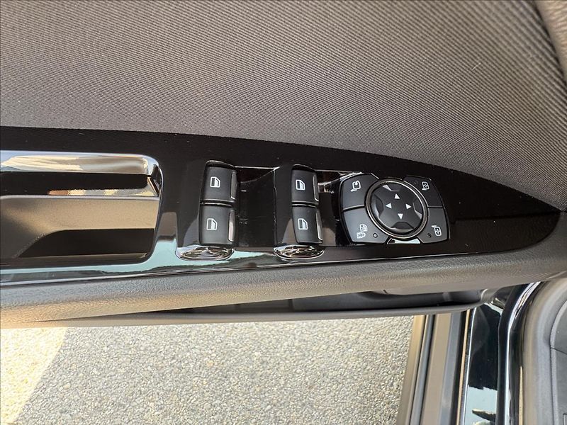 Ford Mondeo 2,0 TDCi110kW,Led,ACC,Nav,Výhř - fotka 4 z 41