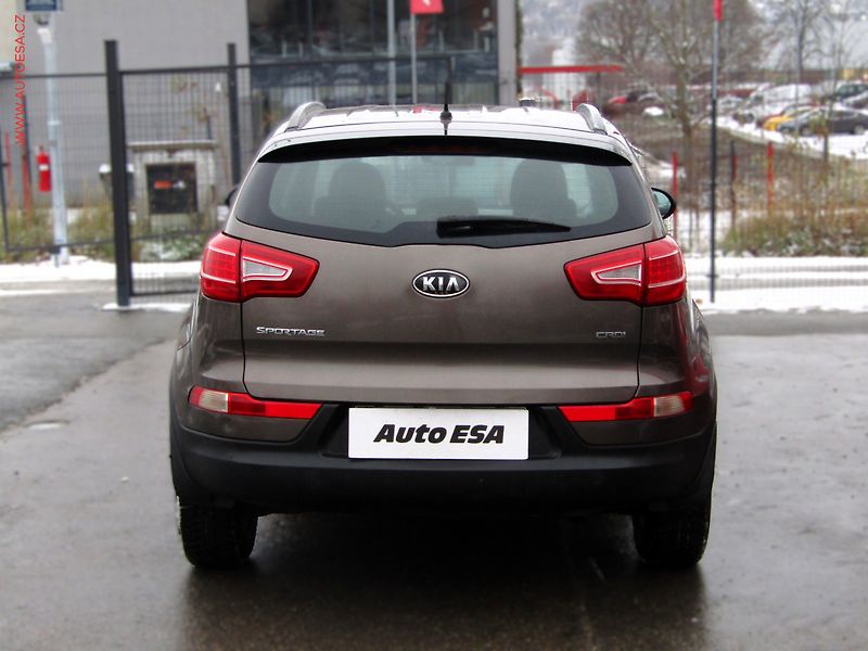 Kia Sportage (2010) 2.0 CRDi 4x4, ČR, AC, park - fotka 5 z 14