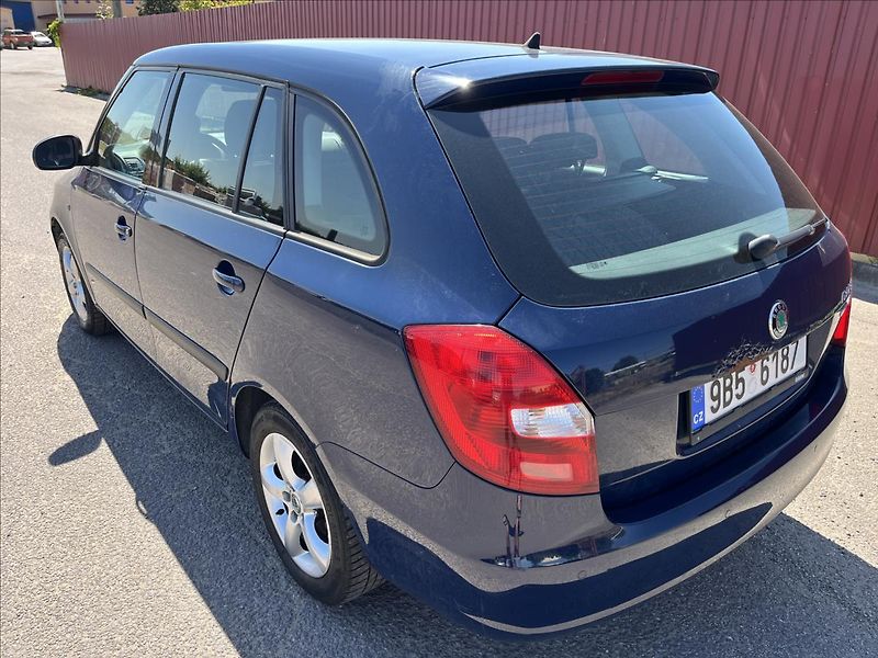 Škoda Fabia 1,6 TDi ČR KLIMA ALU 2 x KOLA - fotka 8 z 33