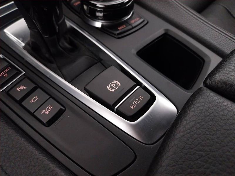 BMW X6 (2016) xDrive30d - fotka 17 z 23
