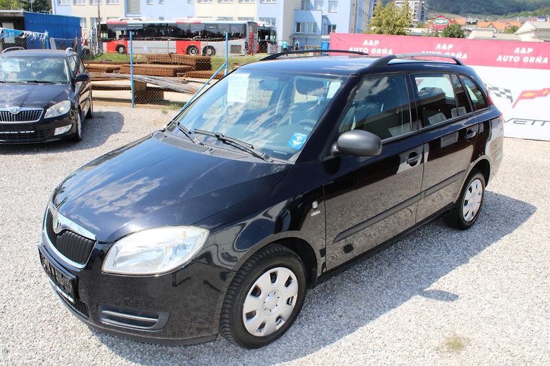 Škoda Fabia (2010) REZERVACE - fotka 3 z 16