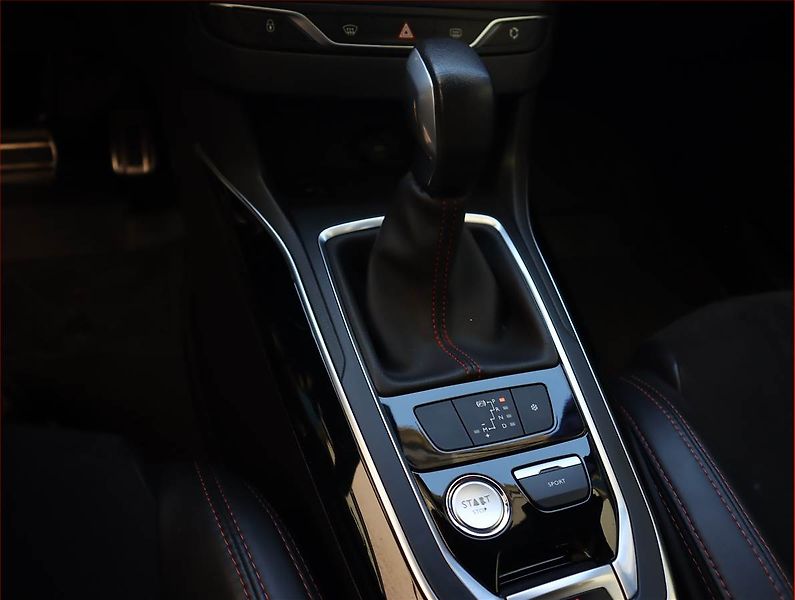 Peugeot 308 (2015) 2.0 BlueHDi GT, Automat, Kůže - fotka 16 z 23