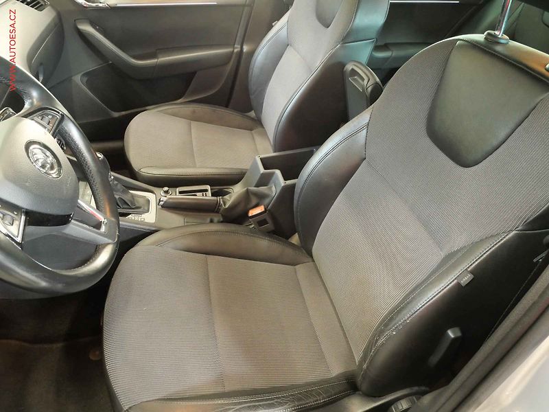 Škoda Octavia (2018) 2.0 TDi, 2.maj,ČR, DSG, park - fotka 9 z 24