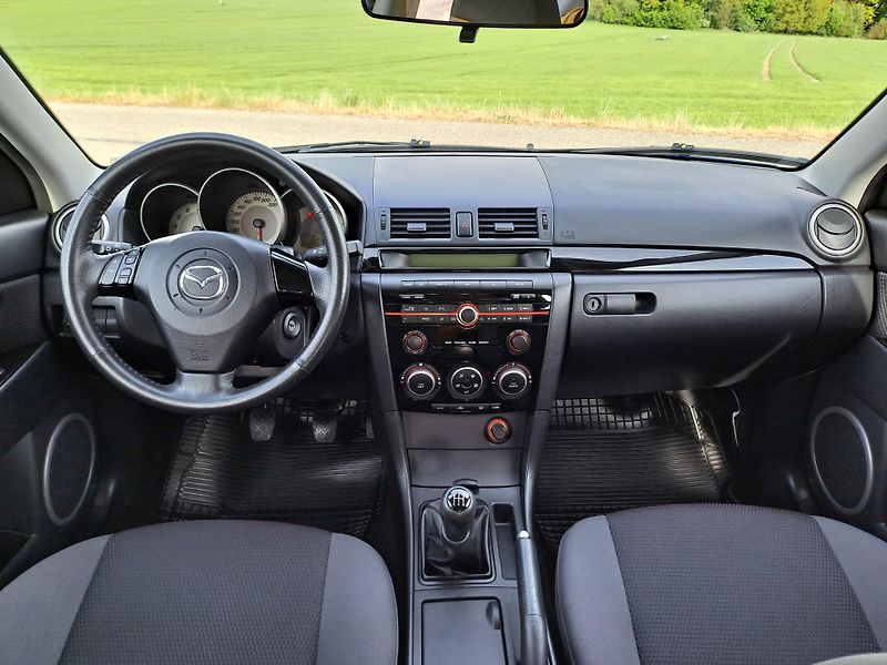 Mazda 3 (2009) 1.4i DOLOŽENÉ KM, 2 x KOLA - fotka 16 z 34