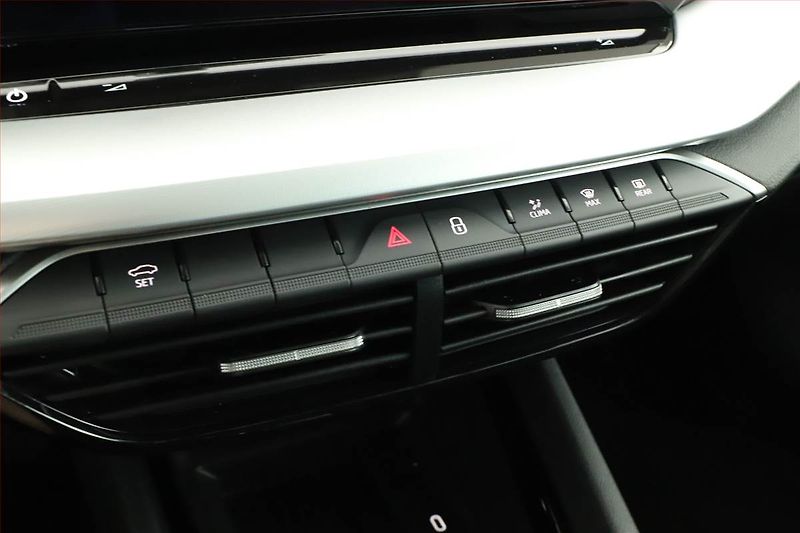 Škoda Octavia (2025) 1.5 eTSI mHEV, SELECTION - fotka 13 z 20