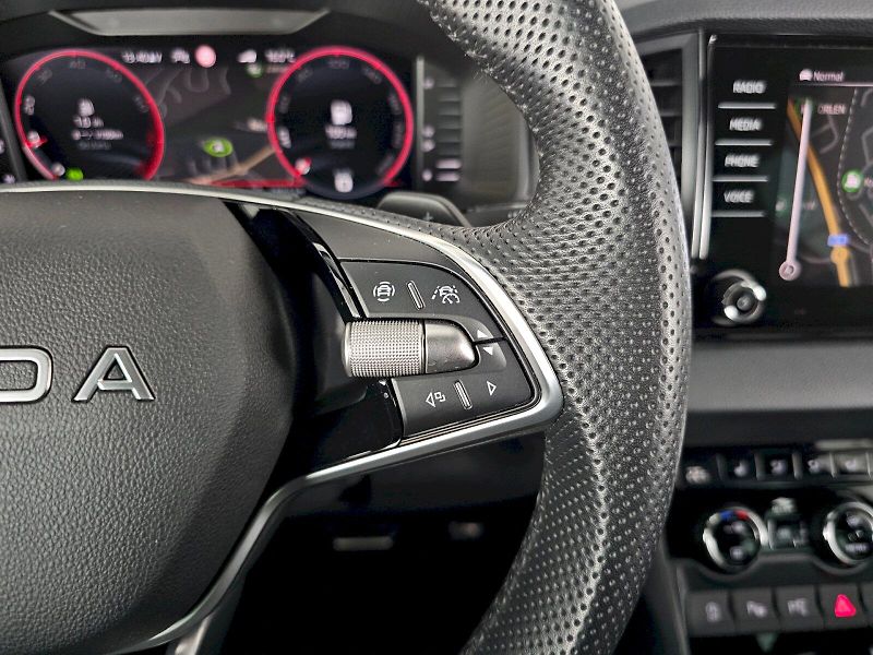 Škoda Karoq (2025) 1.5TSI 110kW DSG SPORTLINE TAŽ - fotka 9 z 33