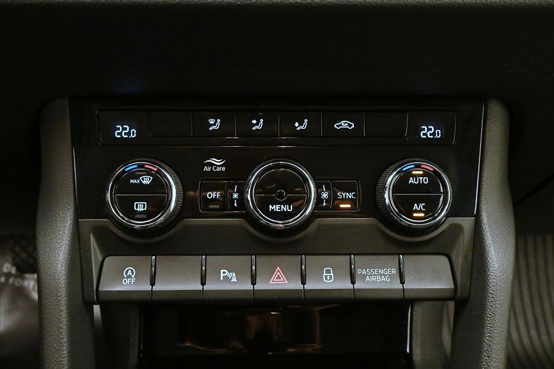Škoda Karoq 2,0 TDI 85kW DSG VIRTUAL EL.KU - fotka 21 z 31