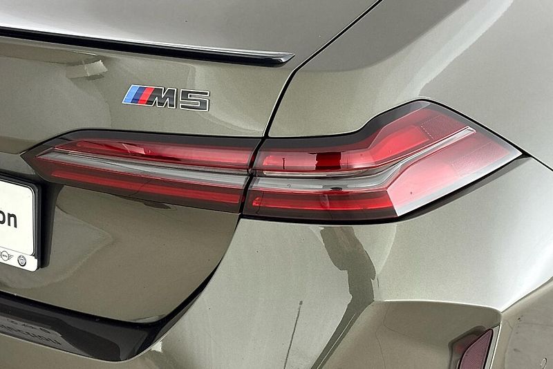 BMW M5 Sedan - fotka 5 z 28