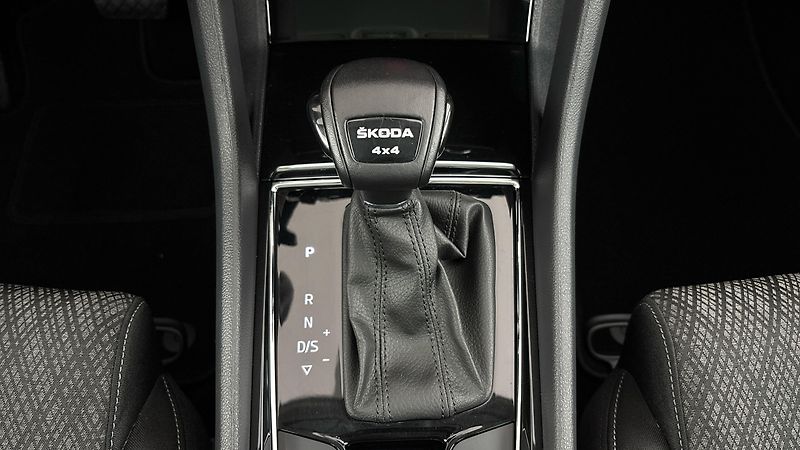 Škoda Karoq 2.0 TDI DSG 4x4 Style - fotka 23 z 28
