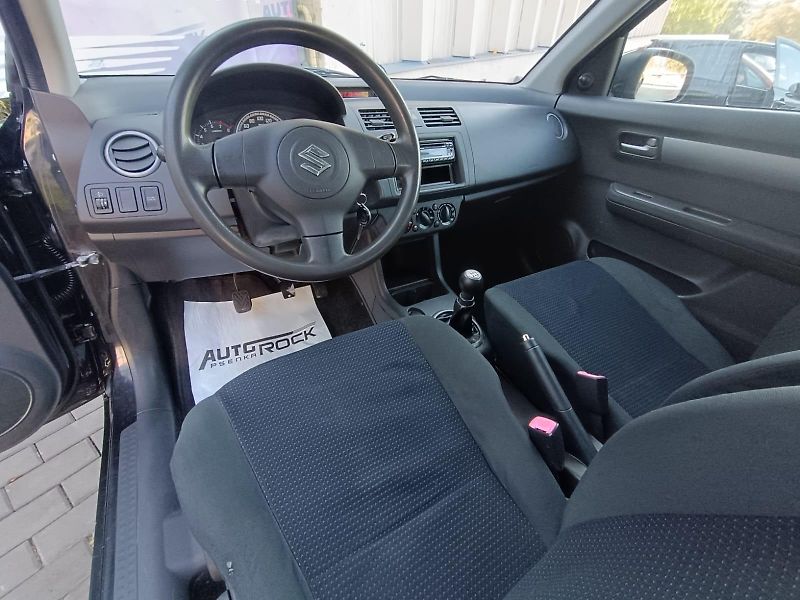 Suzuki Swift 1.3/68kW - fotka 6 z 10