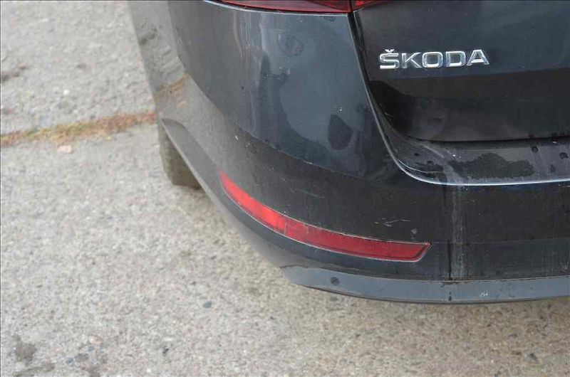 Škoda Superb (2018) COMBI III. 1,6 TDI - fotka 21 z 24