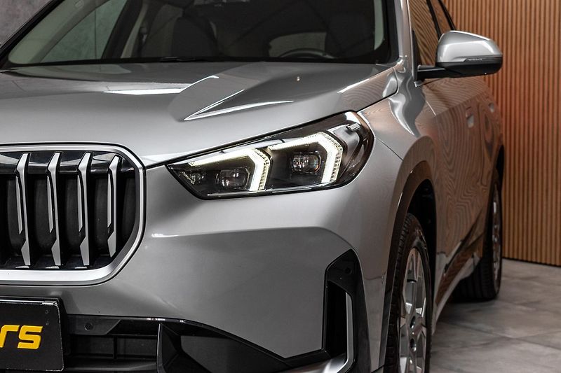 BMW X1 xDrive20d TAŽNÉ*ZÁRUKA*ČR 1.M* - fotka 38 z 43
