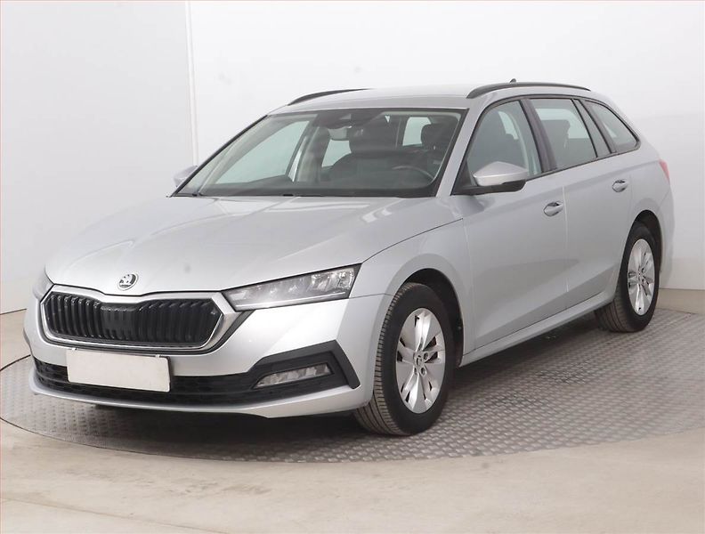 Škoda Octavia (2022) Ambition 2.0 TDI, ČR,1.maj - fotka 2 z 15