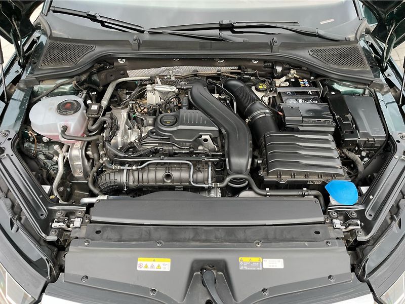 Škoda Octavia 1.5 TSI 110kW TOP SELECTION - fotka 28 z 28
