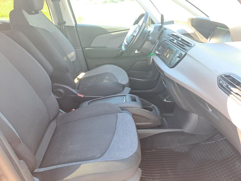 Citroën Grand C4 Picasso 1.6 HDi AUTOMAT, 7 MÍST - fotka 14 z 41