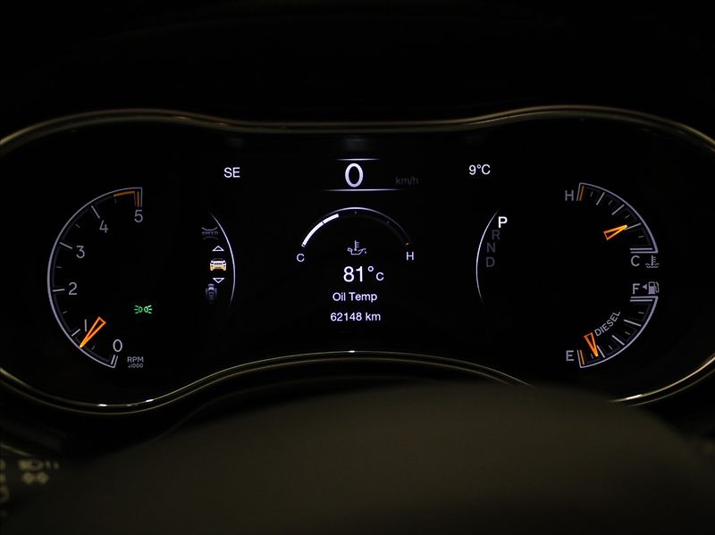 Jeep Grand Cherokee 3,0 V6 CRD 184kW Summit 62tkm! - fotka 26 z 26