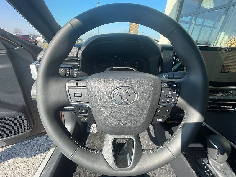 Toyota Camry 2.5 Hybrid Automat Executive - fotka 19 z 22