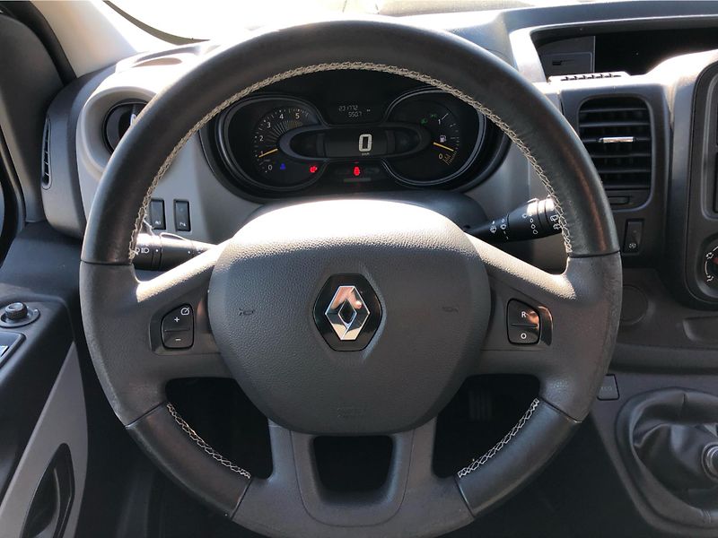 Renault Trafic 1,6 dCi 8 míst - fotka 18 z 28