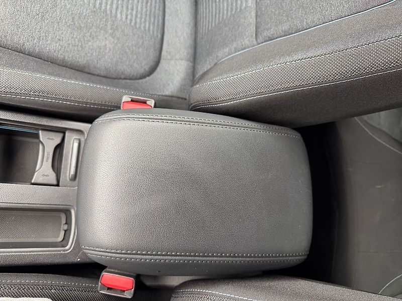 Ford Focus AUT. ACTIVE TOP VÝBAVA CZ ZÁRU - fotka 20 z 20
