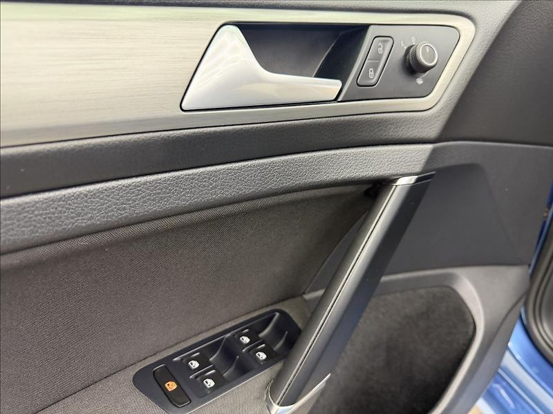 Volkswagen Golf 1,4 TSI,Navigace,digiklima,TZ - fotka 19 z 30