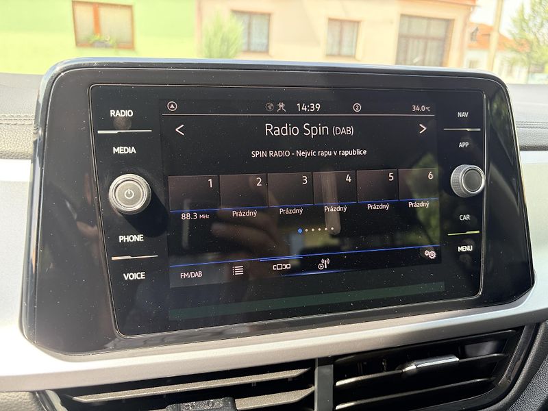 Volkswagen T-Roc 1.0TSI LED VIRTUAL REZERVACE - fotka 24 z 47