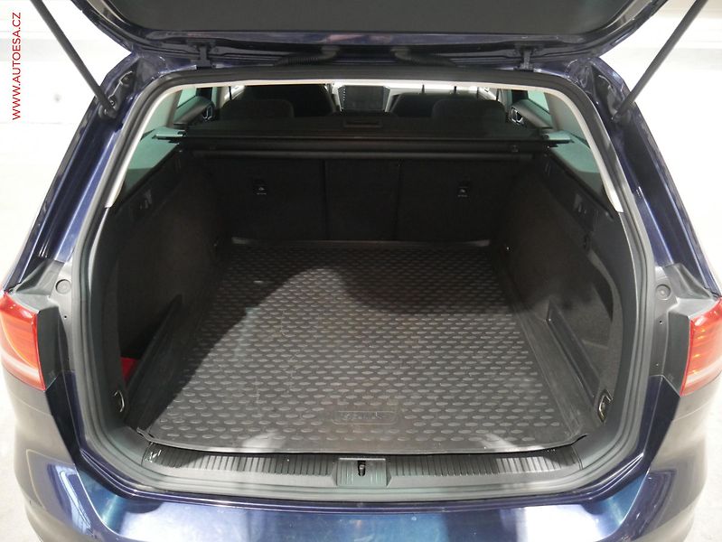 Volkswagen Passat (2015) 2.0TDi, Comfortline - fotka 7 z 17