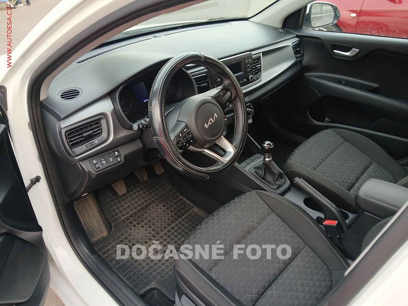 Kia Rio (2022) 1.2 i, 1.maj,ČR, AC, park - fotka 3 z 3